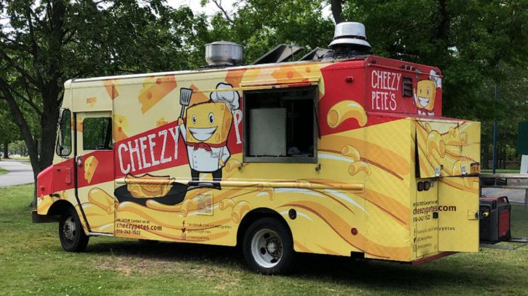 Cheezy Petes Food Truck